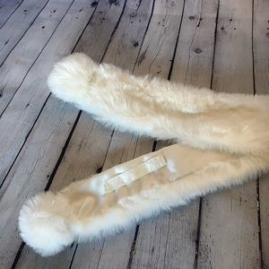 Fancy girls faux fur scarf with silk lining